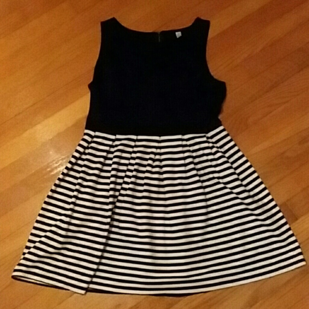 Black and white dress